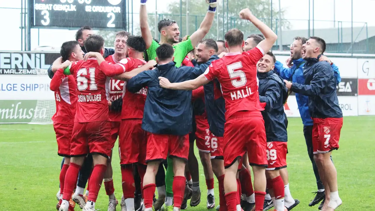 Sebat Gençlik Spor liderlik koltuğuna oturdu