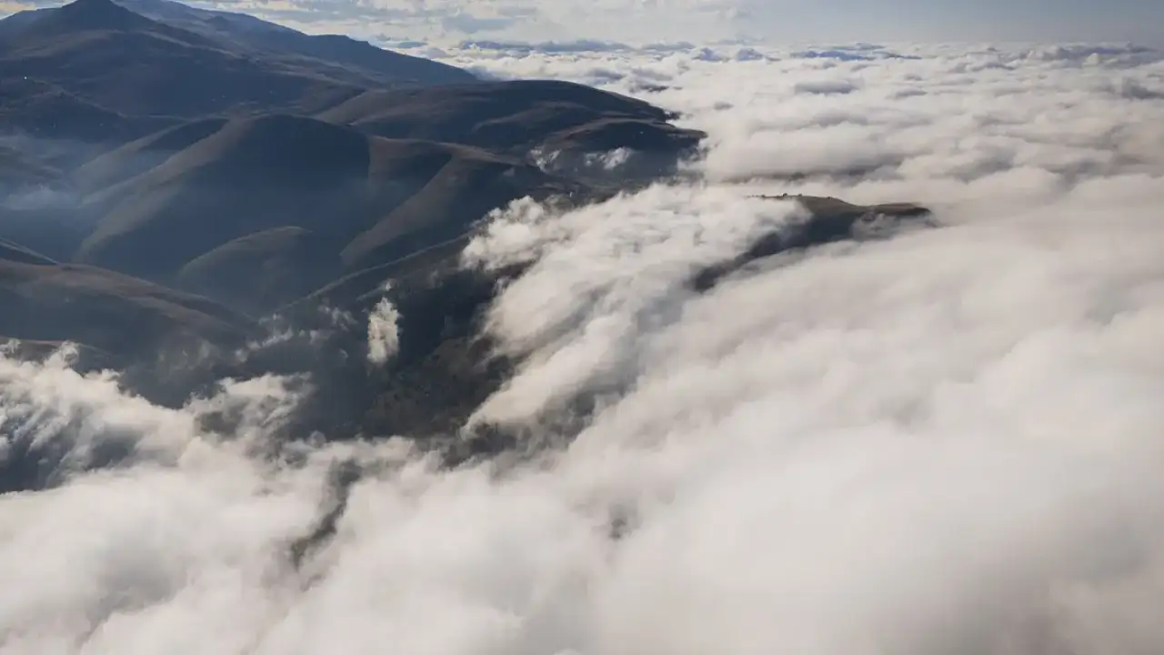 Sis bulutlarının adresi: Manzarasıyla eşsiz bir deneyim sunuyor