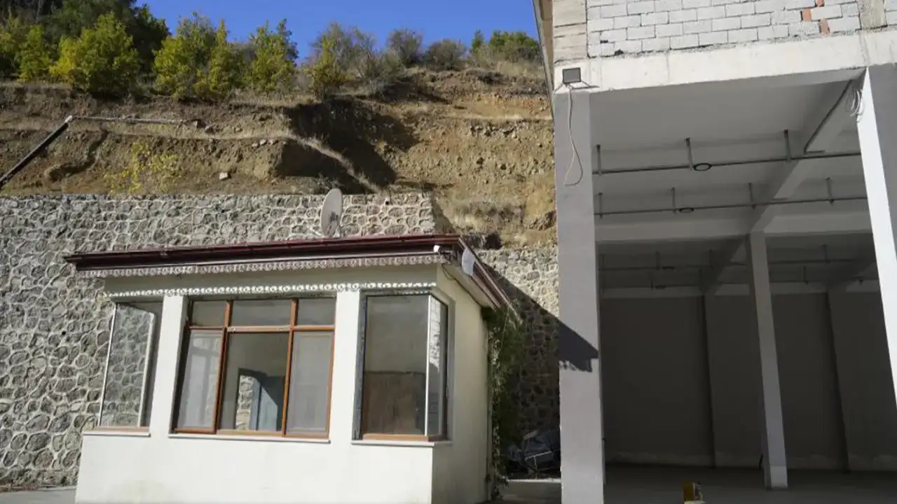 Gümüşhane'de feci kaza: 60 metreden uçtu