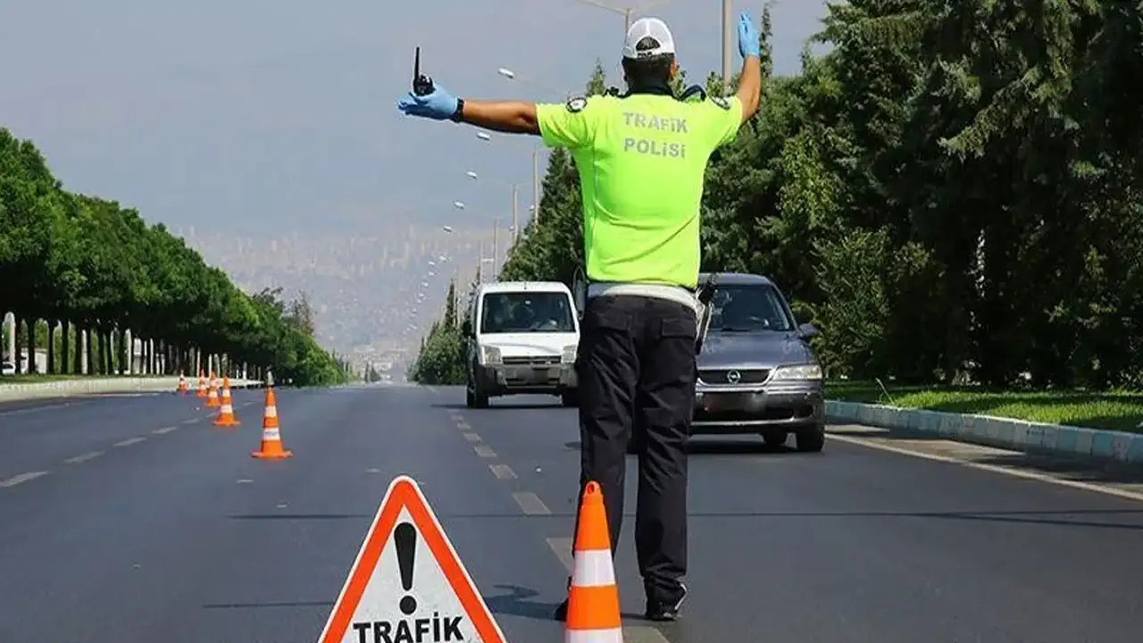 Trabzon'da gürültü veren araçlara ceza: 12 araç men edildi
