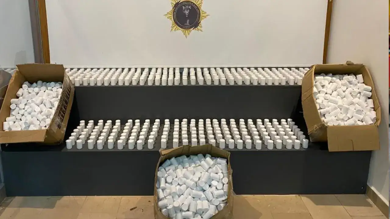 Samsun’da şok operasyon: Yatağın altından binlerce zehir çıktı