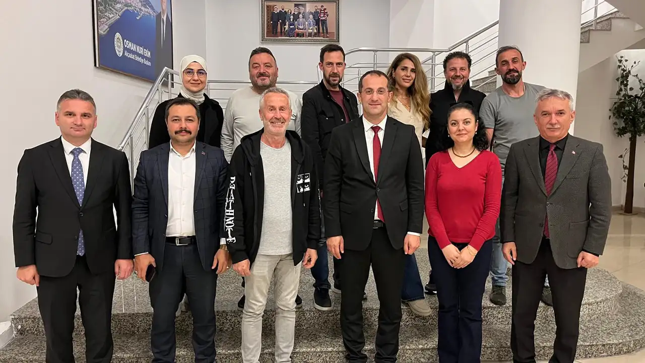 Akçaabat Belediyesi tiyatro ve genç sanatçılara tam destek veriyor