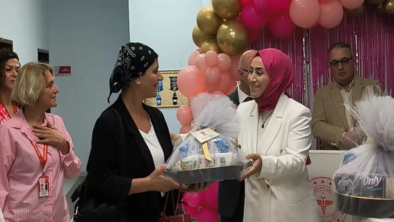 AK Parti Trabzon İl Kadın Kolları Başkanı Ayfer Cihan’dan Meme Kanseri farkındalığına destek