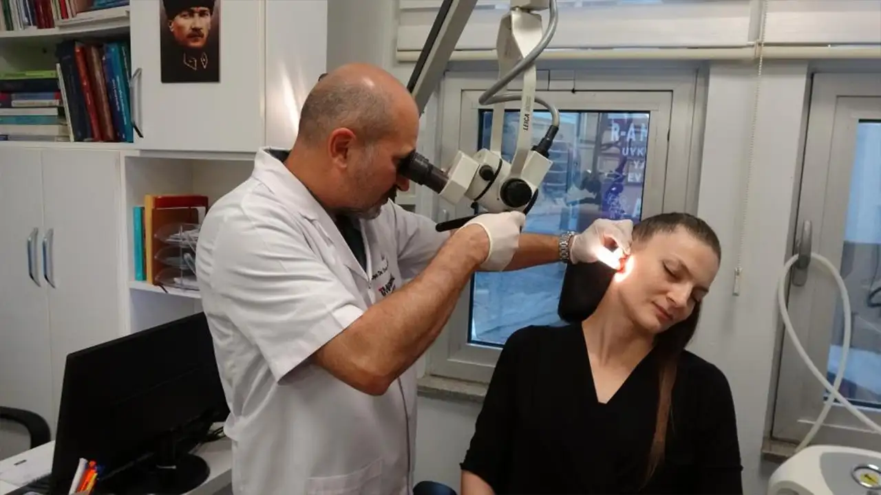 Trabzon'da uzman isimden önemli uyarı: "İşitme kaybı Alzheimer riskini artırıyor"