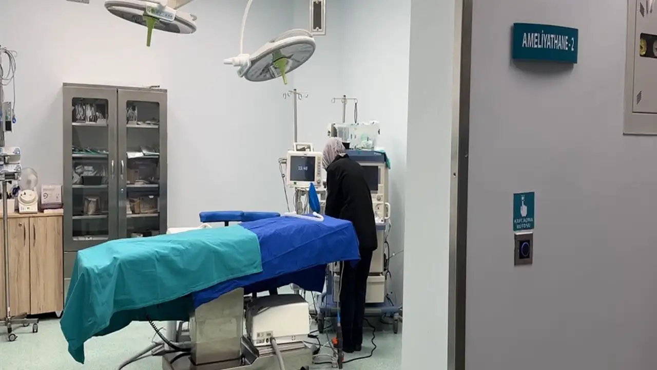 Türkiye’de her 4 kişiden biri diş tedavisinden korkuyor: RTEÜ genel anestezi ile ağrısız çözüm