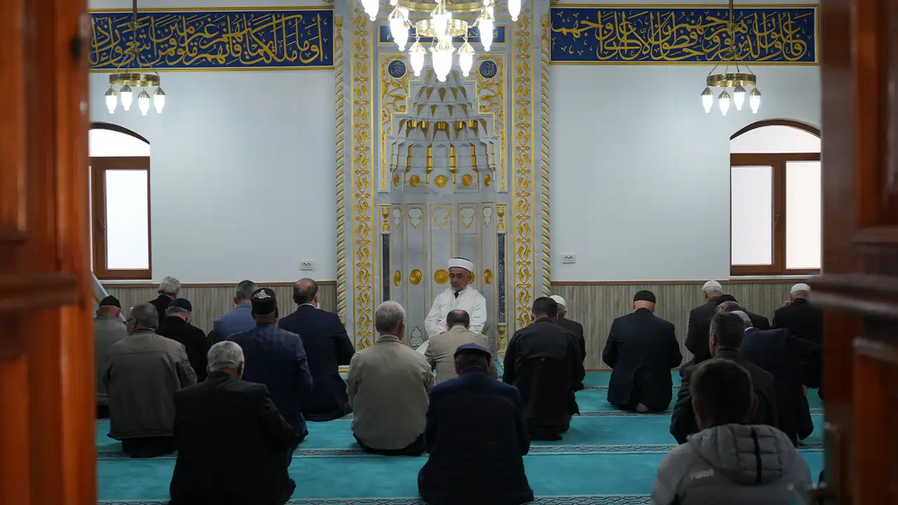 Velişaban Velişaban Camii’ne estetik dokunuş: Yeniden ibadete açıldı