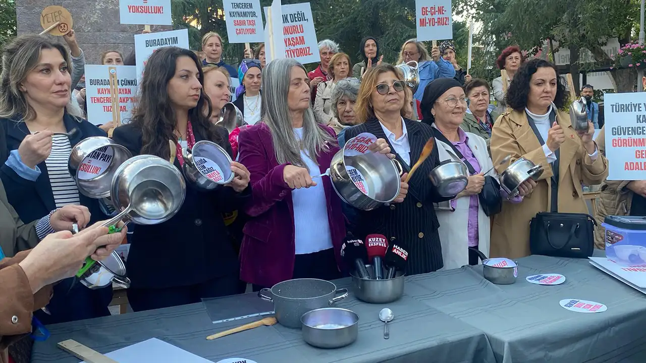 CHP Trabzon meydandan ses verdi: “Kadın ayağa kalkarsa Türkiye ayağa kalkar”