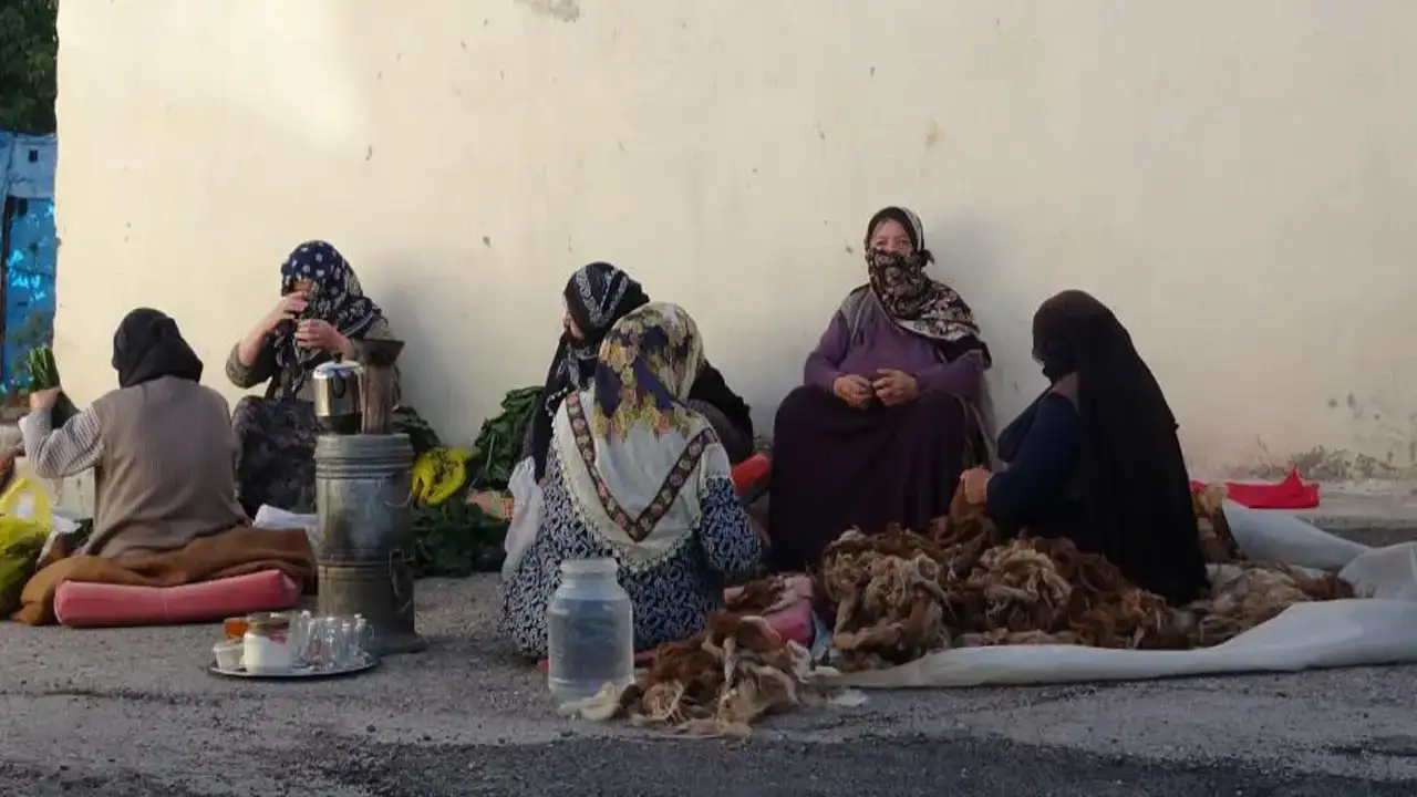 Bayburt'ta kadınların kış hazırlığı imece usulü devam ediyor