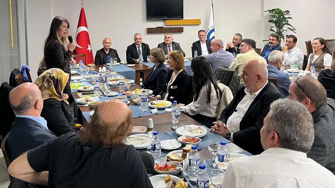 Artvinli akademisyenler Trabzon'da dayanışma gecesinde buluştu