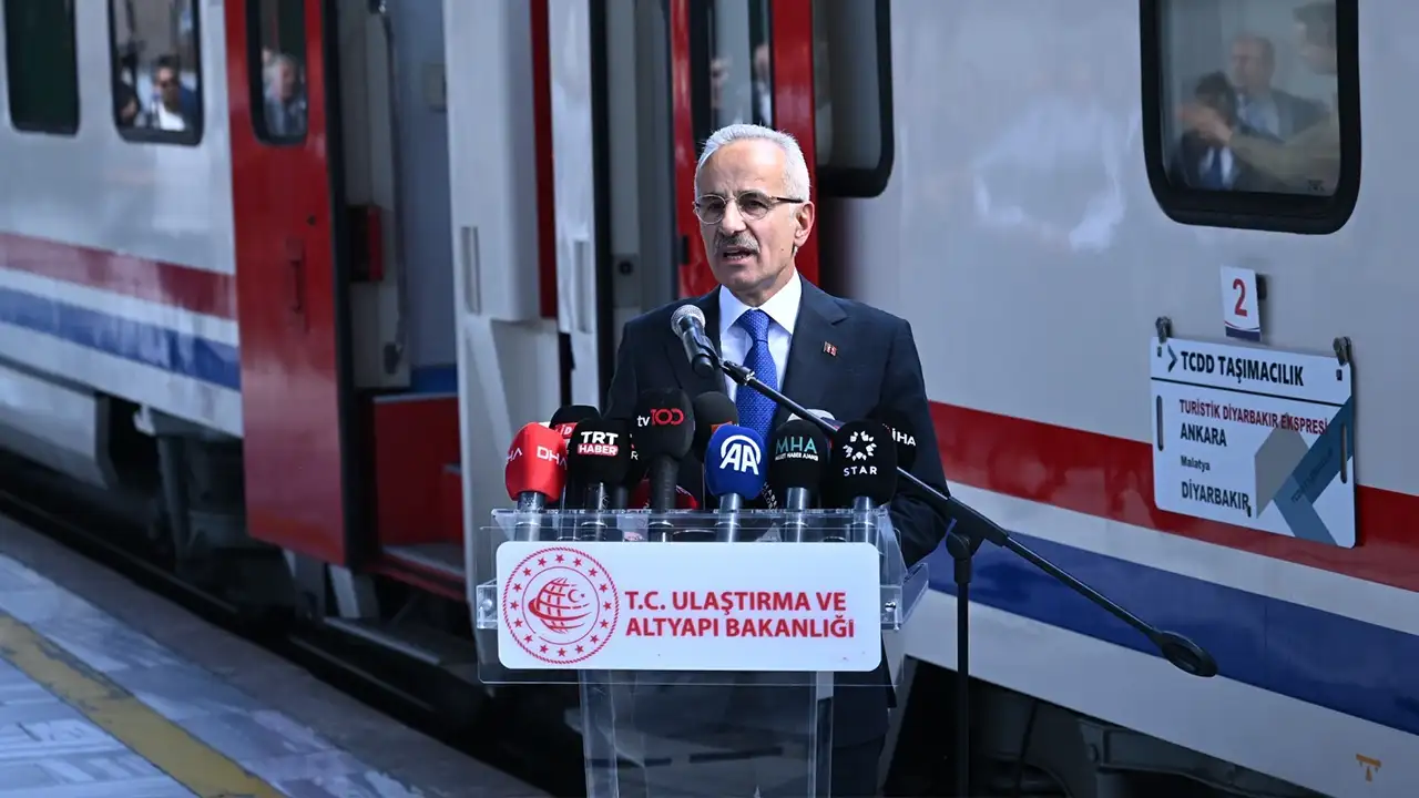 Bakan Uraloğlu: “Hemzemin geçitlerde 30 binden fazla öğrenciye ulaştık”