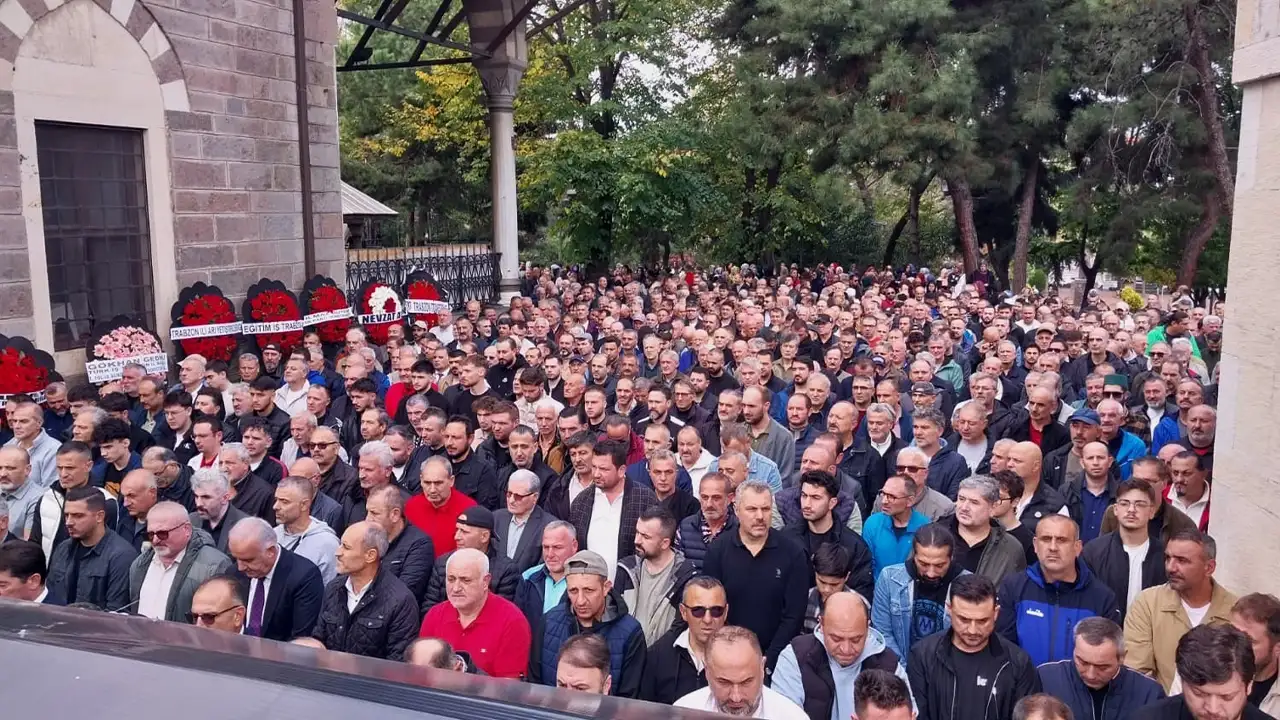 Trabzon amatör futbolunun duayeni Mustafa Akar son yolculuğuna uğurlandı