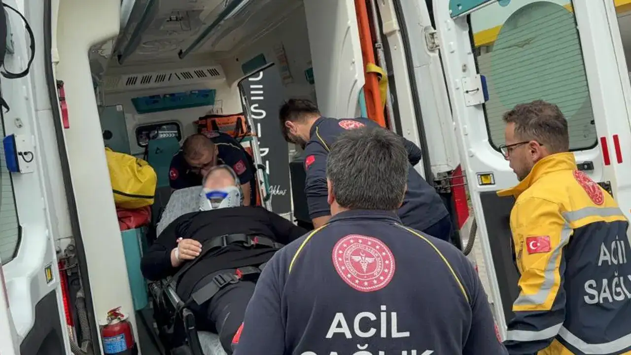 Samsun’da dolmuş kaldırıma çarptı: Yaralılar var