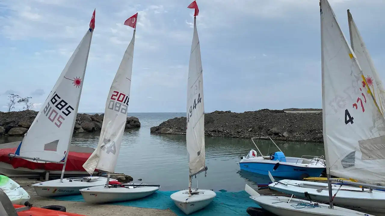 Trabzon Cumhuriyet coşkusu için düzenlenen yelken yarışları ödülle taçlandı