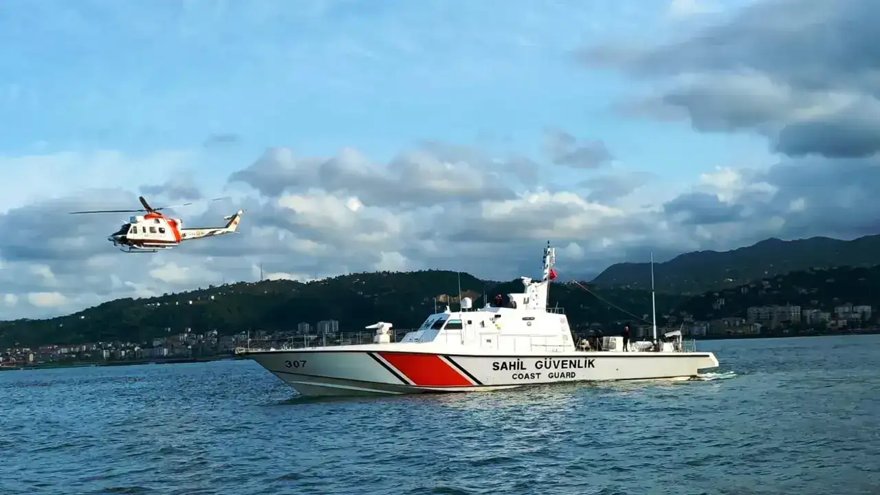 Trabzon’da denizde kaybolan vatandaş için arama çalışmaları sürüyor: Yakınlarından bilgi alındı