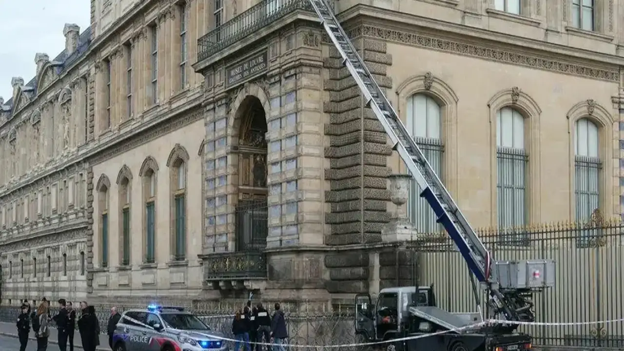Dünya şokta: Louvre Müzesi 7 dakikada soyuldu