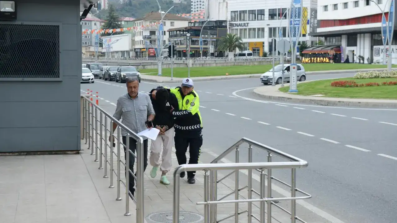 Trabzon’da polise çarpıp kaçtı: Aynı polisin başına ikinci kez geldi