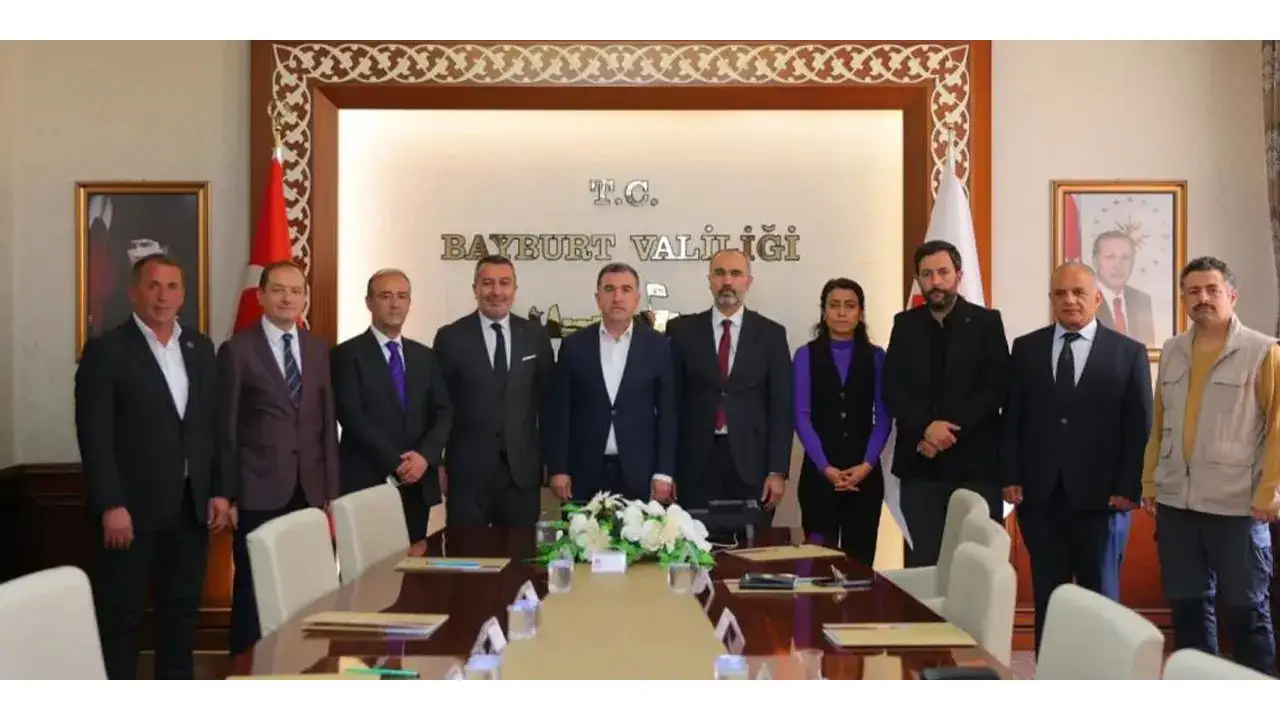 Bayburt’ta Aromatik Dikensiz Kuşburnu üretimi masaya yatırıldı