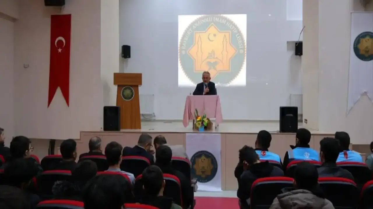 Bayburt Müftüsü Danacı’dan İmam Hatipliler haftası ziyareti