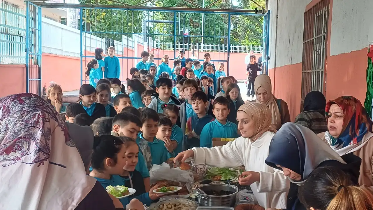 Ordu'da minik öğrencilerden Filistin’e destek: Hayır çarşısı düzenlediler