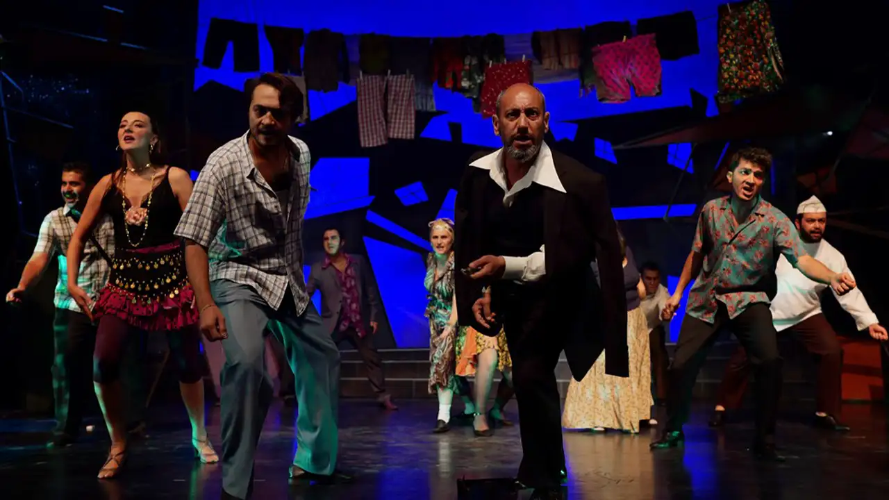 Trabzon Devlet Tiyatrosu (TDT), “Ağır Roman” oyununu izleyiciyle buluşturacak