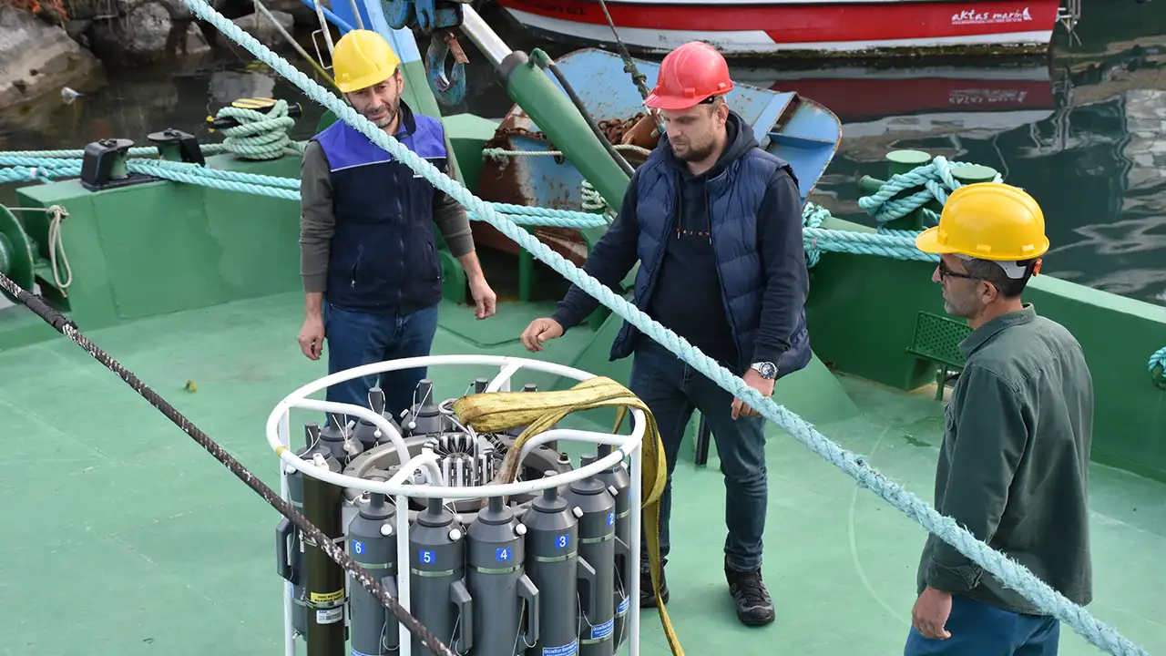 Trabzon Yomra Limanı'nda son hazırlıklar yapıldı: Karadeniz’de balık stokları araştırılacak