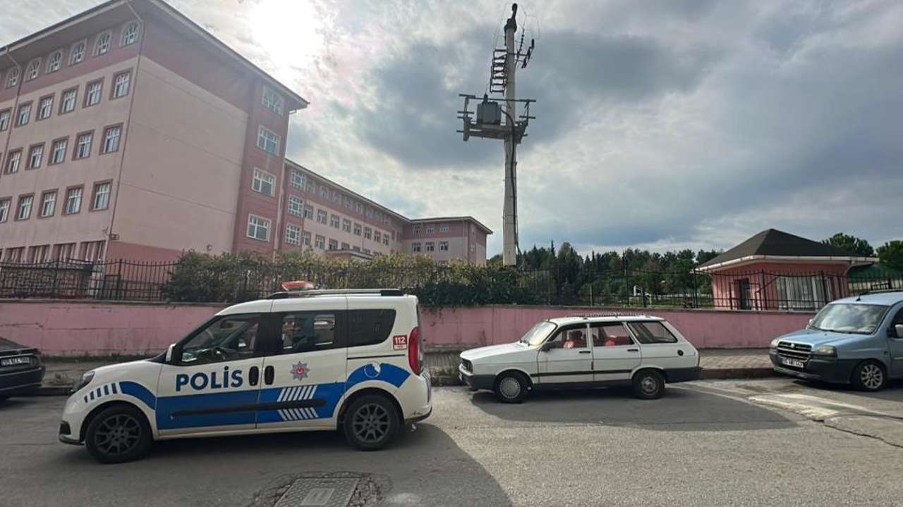 Ortaokulda makaslı saldırı: 8. sınıf öğrencisi yaralandı