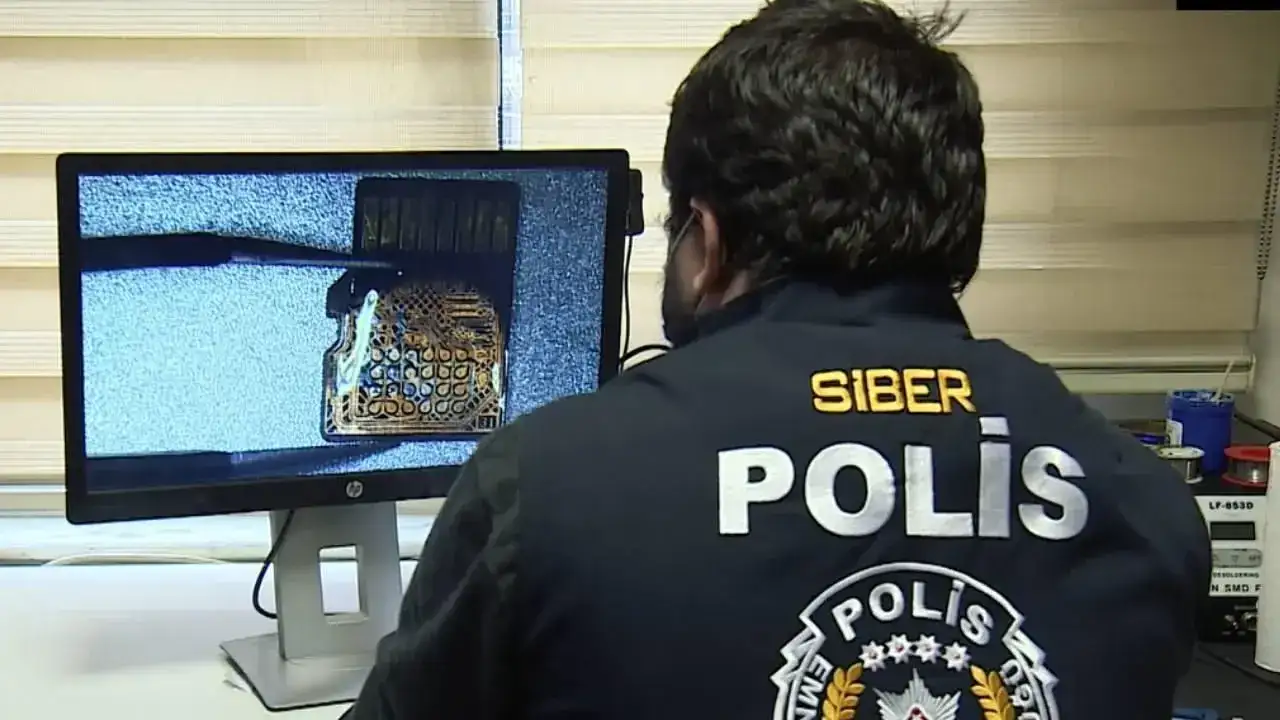 Bakan Yerlikaya duyurdu: 17 ilde siber suç operasyonu! 189 gözaltı