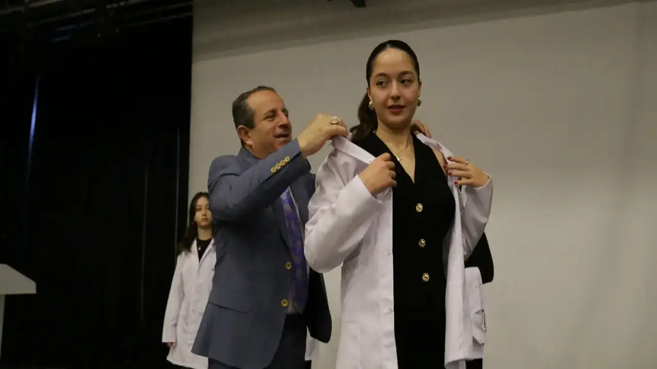 Avrasya Üniversitesinde beyaz önlük töreni heyecanı