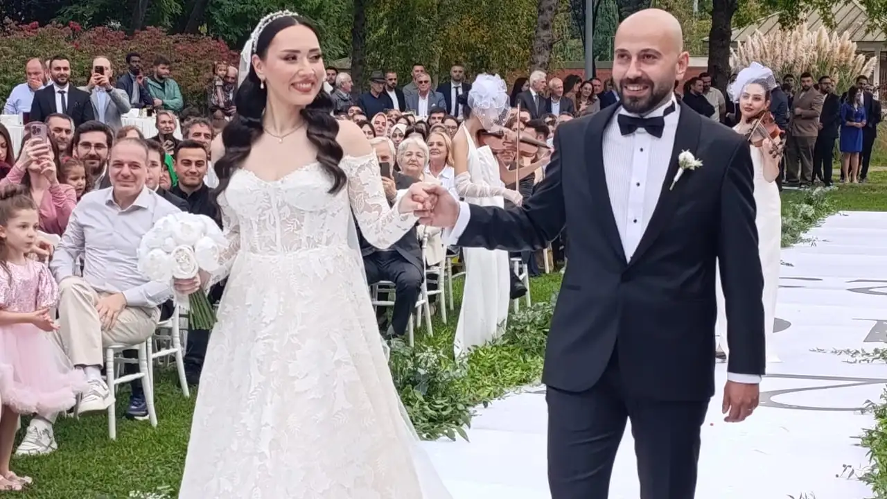 Trabzonspor camiasını buluşturan nikah: Turgay Semercioğlu’nun kızı İpek Naz evlendi