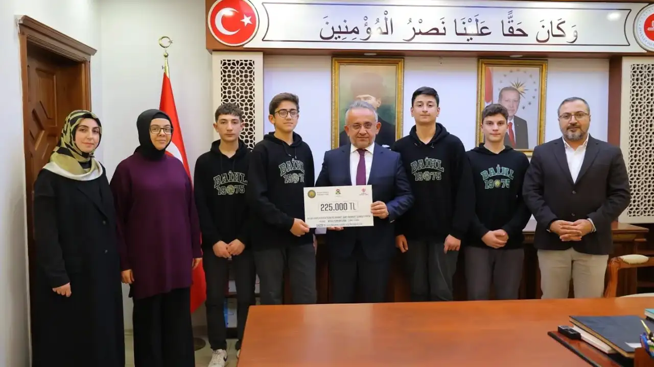 Bayburt Anadolu İmam Hatip Lisesi: Filistin için 225 bin lira topladı