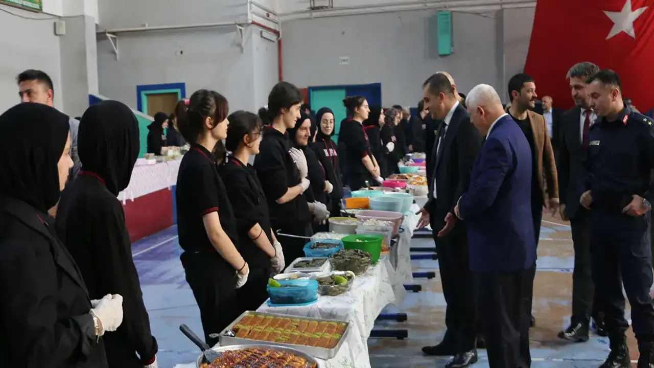 Trabzon Of’ta öğrenci ve velilerden Gazze için anlamlı kermes