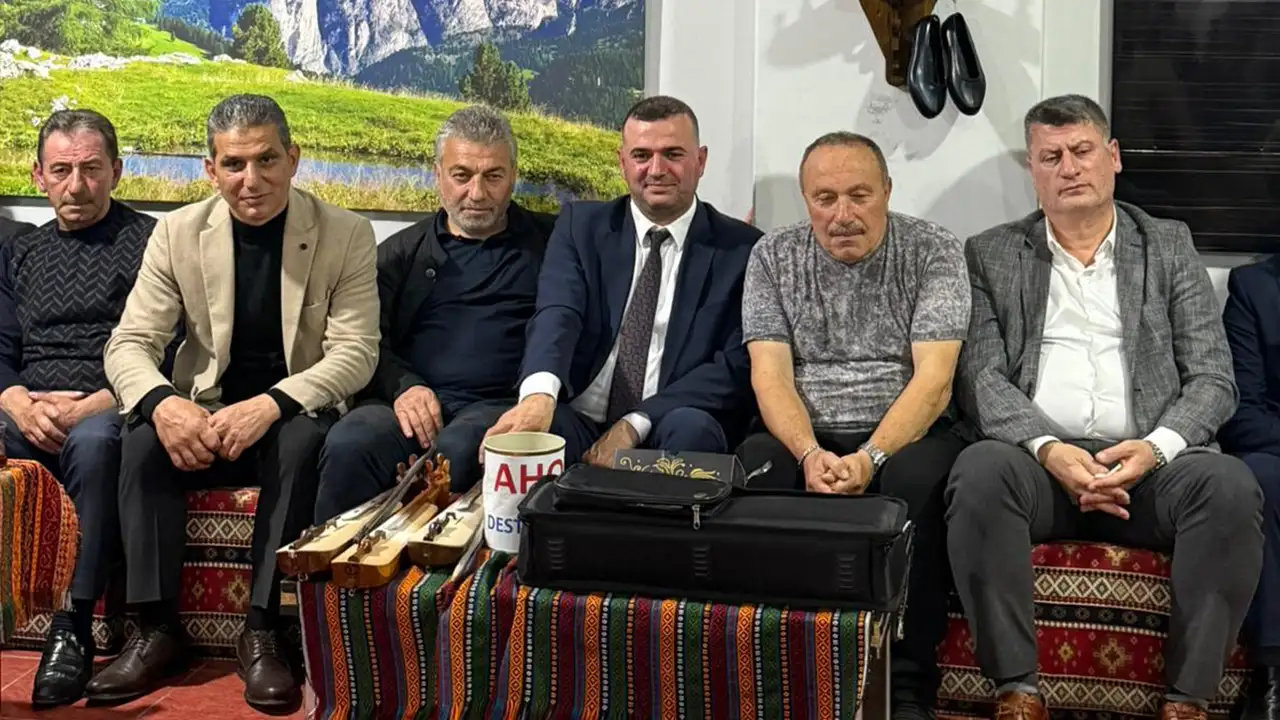 MHP Trabzon, "Hayırlı Günler Komşum" sohbet toplantılarını tüm ilçelere yaydı