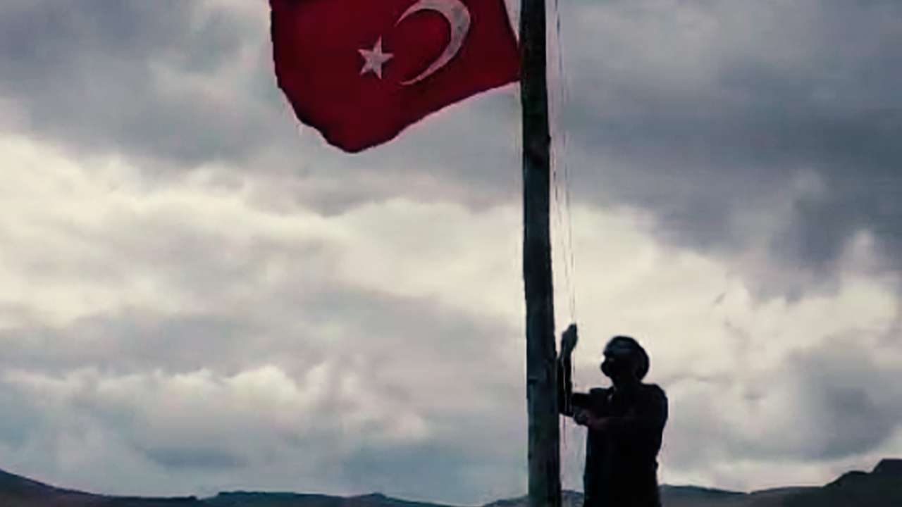 Yaylada tek başına, Cumhuriyet coşkusunu zirveye taşıdı