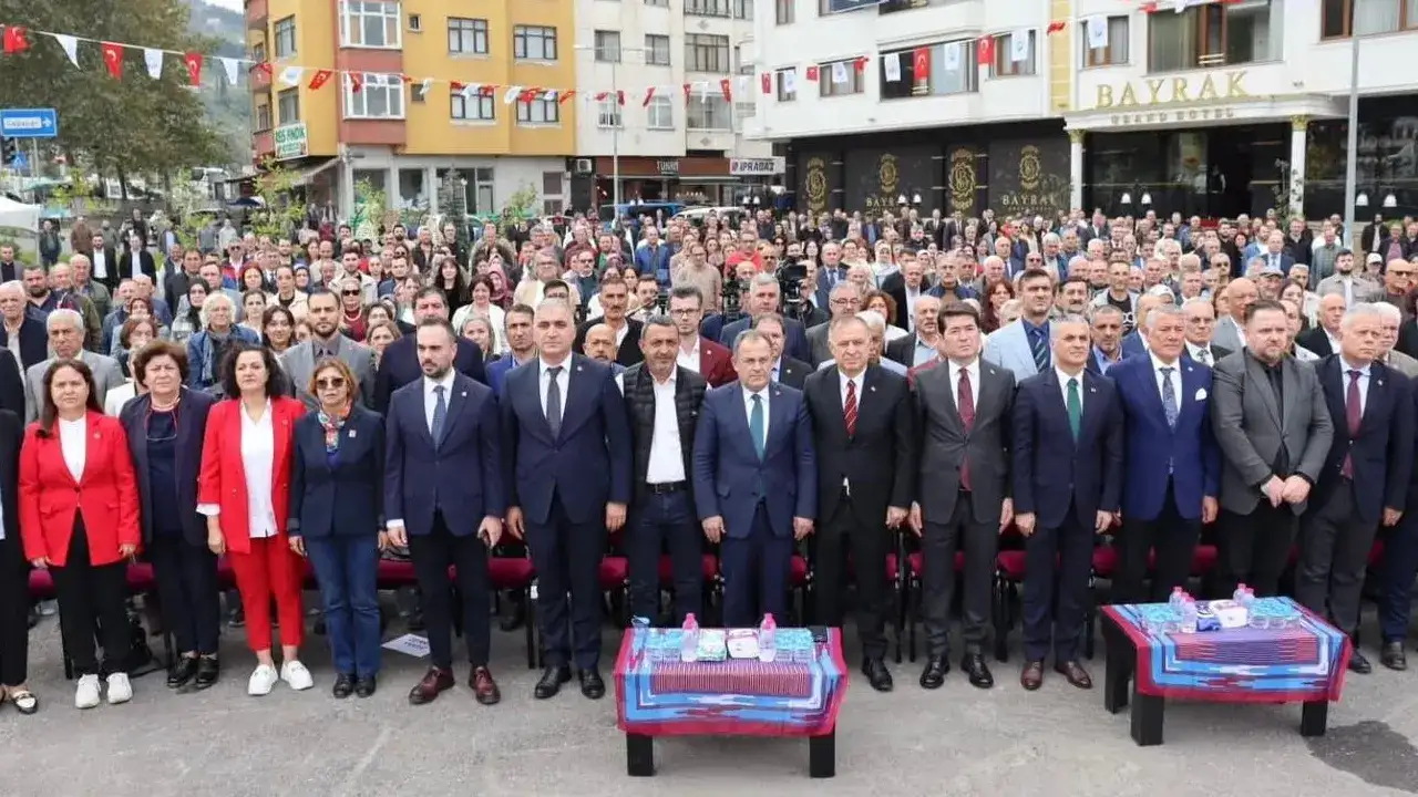 Batmaz’tan AK Parti’ye sert yanıt: "Halkı unutanların bize ders verecek yüzü yok"