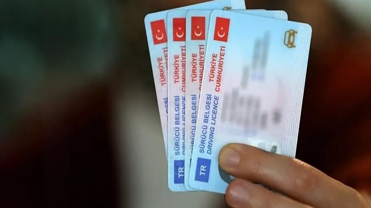 Ehliyet yenilemede son gün: 1 Kasım’dan itibaren eski tip ehliyetler geçersiz olacak