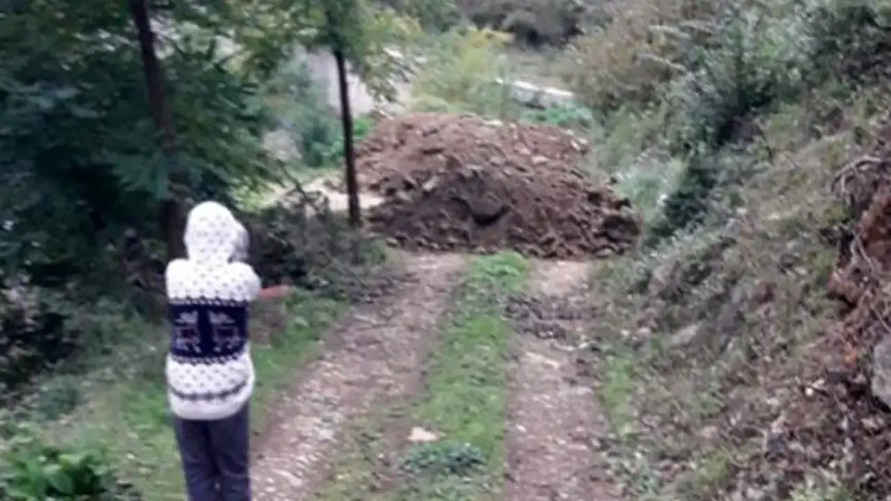 Giresun’da köy yolu arazi sahibi tarafından kapatıldı