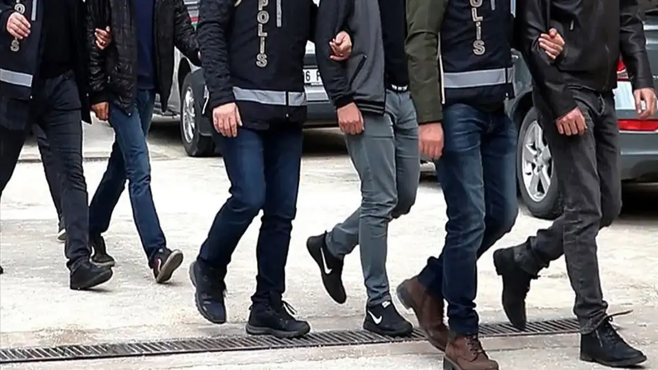 Trabzon dahil 11 ilde FETÖ operasyonu: 20  kişi tutuklandı