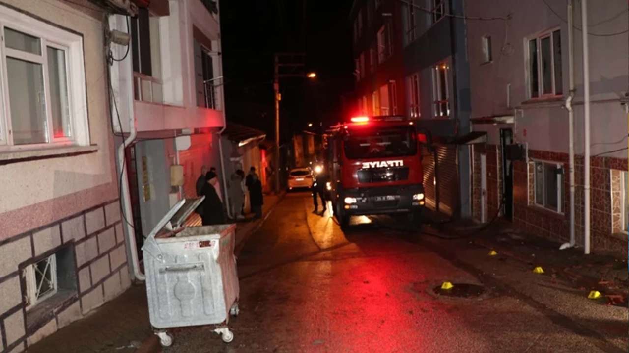 Arkadaşının 1,5 yaşındaki çocuğunun boğazını falçatayla kesti : Mahkemede akıl almaz savunma