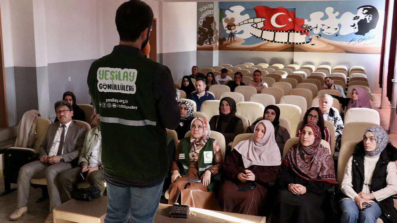 Samsun’da velilere “Bağımlılıklarla mücadelede farkındalık eğitimi”