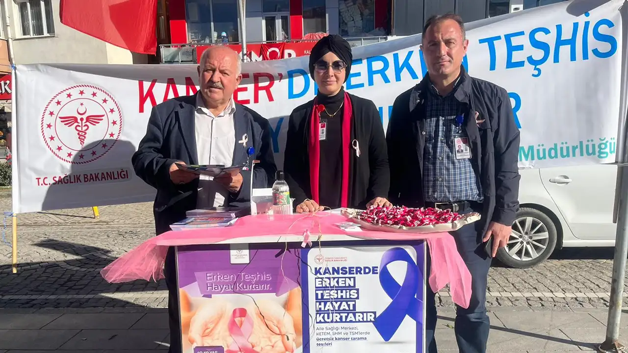 Bayburt’ta kanserde erken teşhis için bilgilendirme standı açıldı