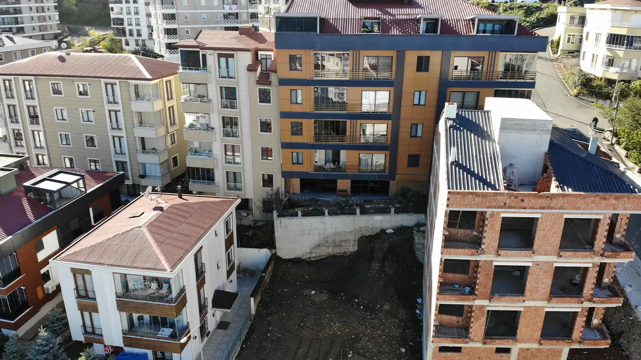 Ordu’da inşaat kazısı iki binayı tahliye ettirdi: Vatandaşlar 10 gündür mağdur