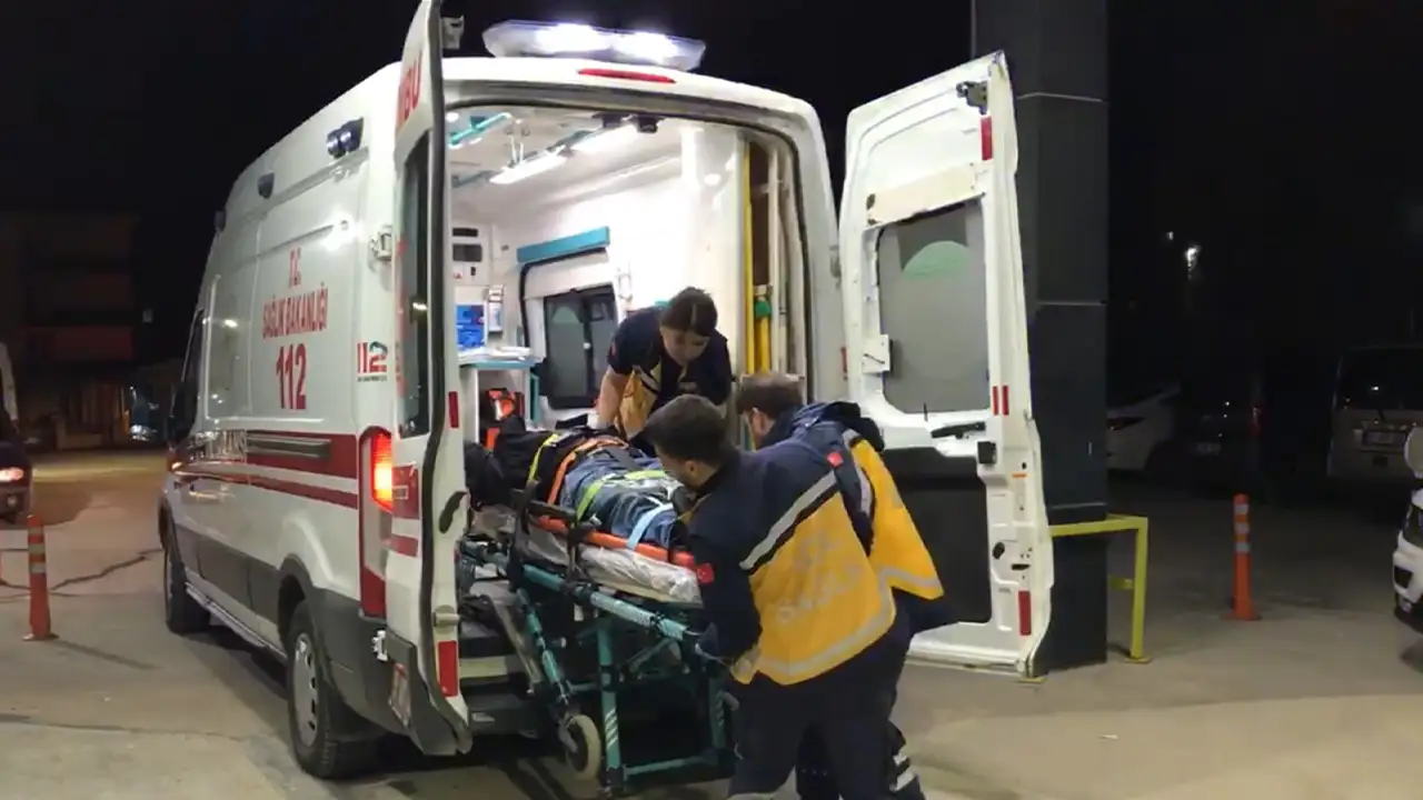 Samsun'da otomobil yola savruldu: 4 yaralı