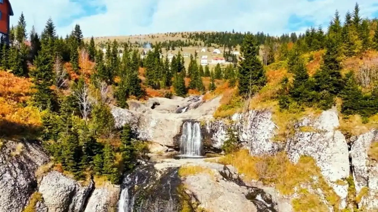Trabzon’un zirvesinde sonbahar şöleni: Sis Dağı büyülüyor