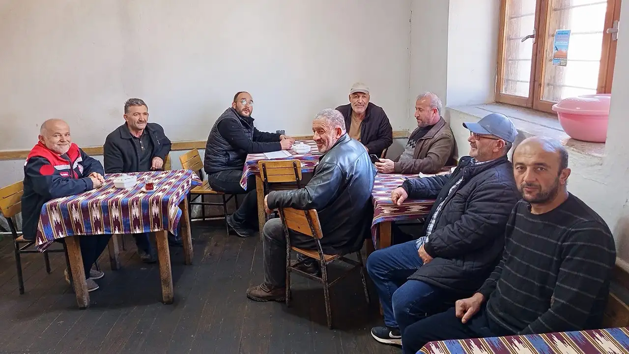 Bayburt’ta eğitim seferberliği: Çiftçilere buzağı kayıplarını önleme eğitimi