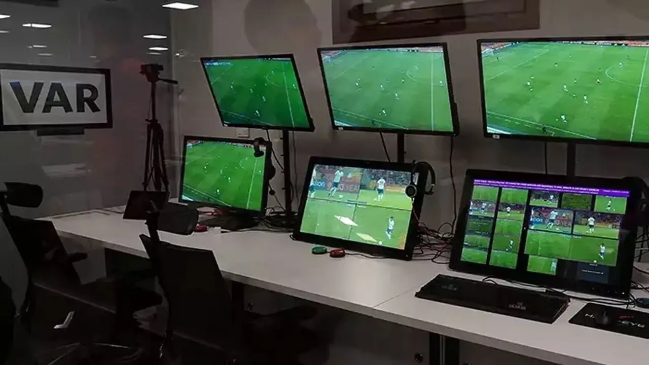 Galatasaray-Trabzonspor derbisinin VAR hakemi belli oldu