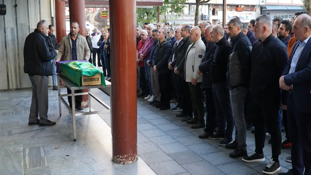 Rize'de Nazmiye Demirel için cenaze töreni düzenlendi