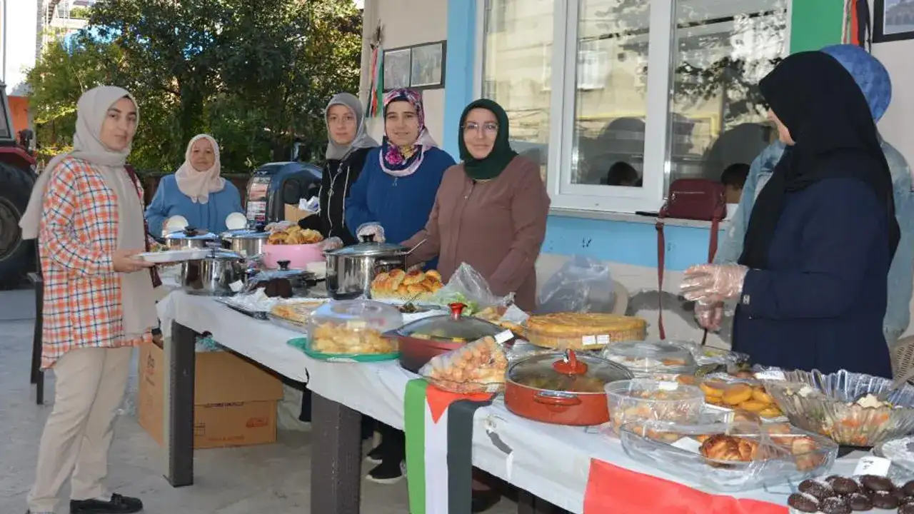 Ordu’da hayır çarşı ile Filistin’e destek çıkılıyor