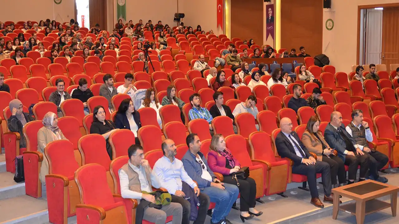 Artvin’de “Eser Elementler ve Sağlığımız” konulu konferans düzenlendi