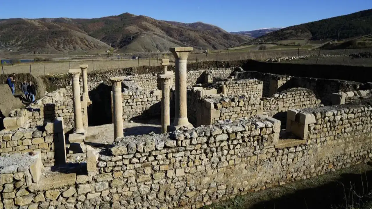 Gümüşhane’de tarihi keşif: Roma Lejyon Mezarlığında İsis Büstü bulundu