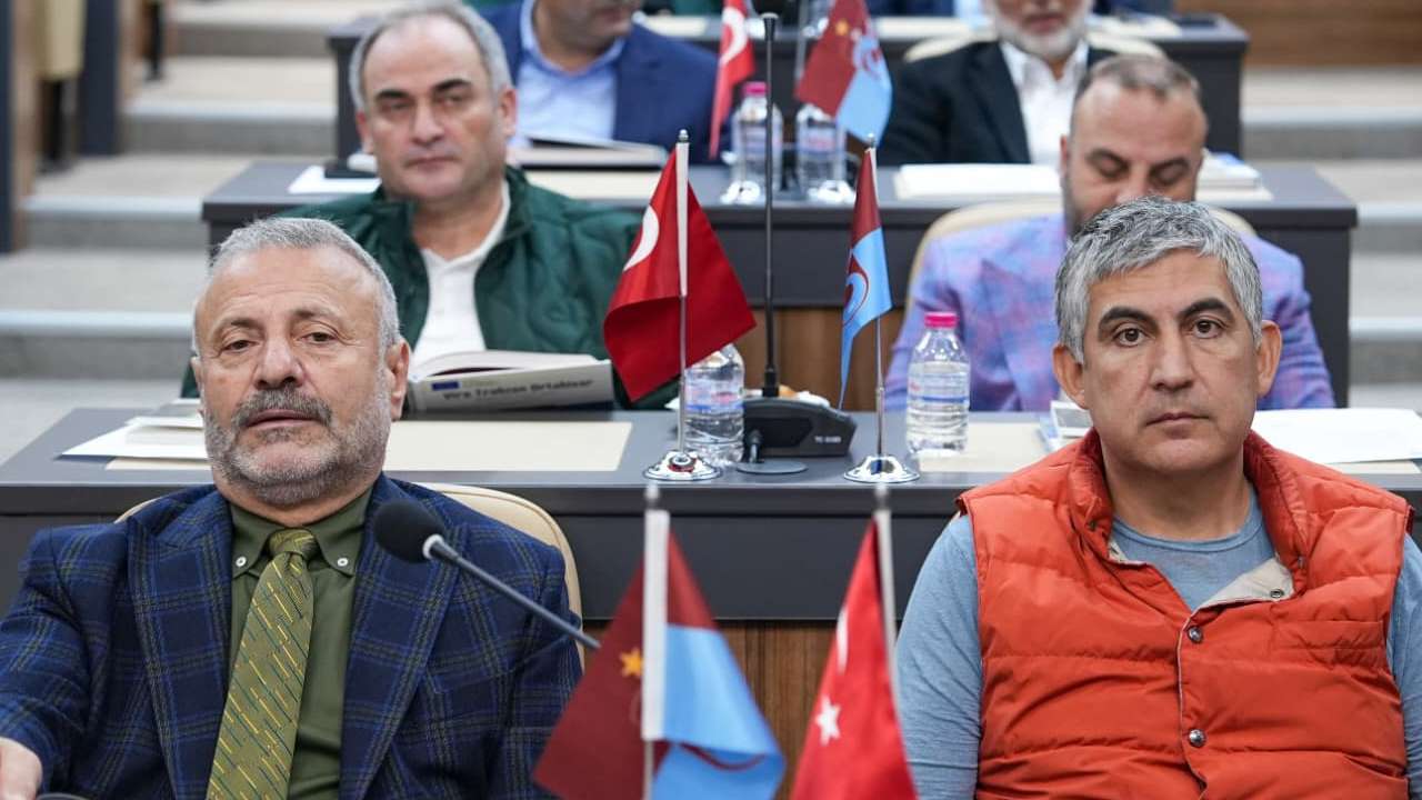 Meclis toplantısındaki bu görüntü tepki çekti